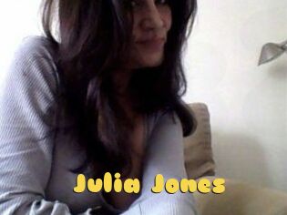 Julia_Jones