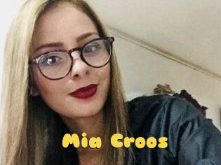Mia_Croos