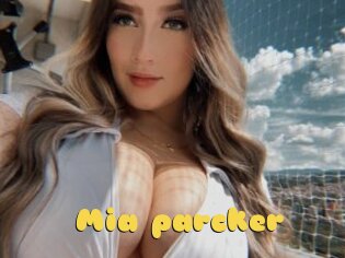 Mia_parcker